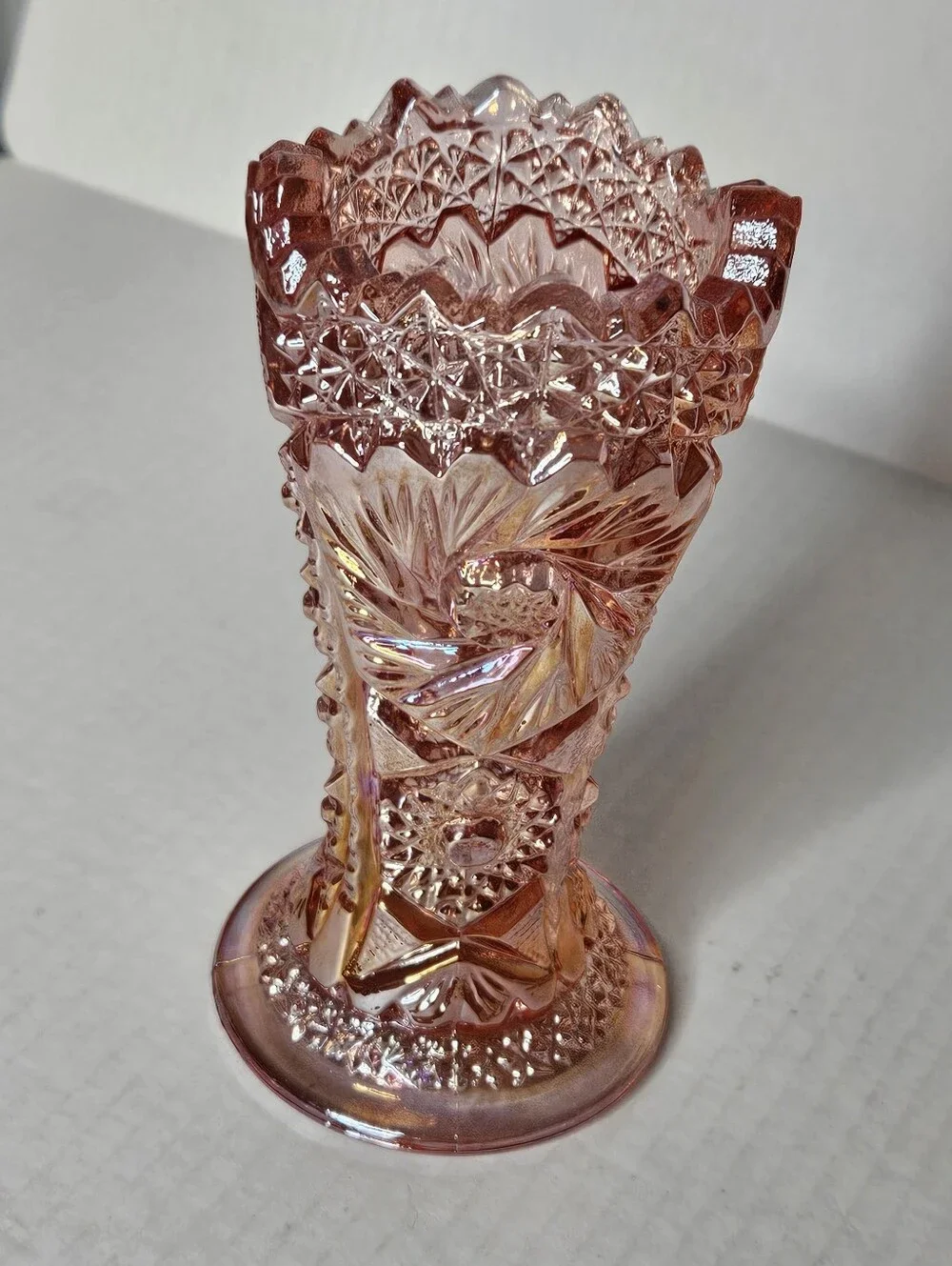 LE Smith Aztec Heritage Carnival Glass Whirling Star Vase Sawtooth Rim Pink